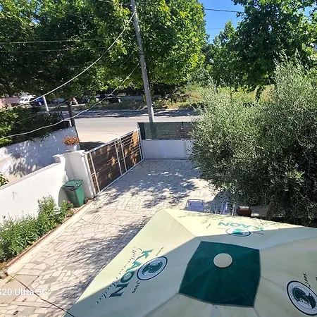 Arli&eris Πανσιόν *