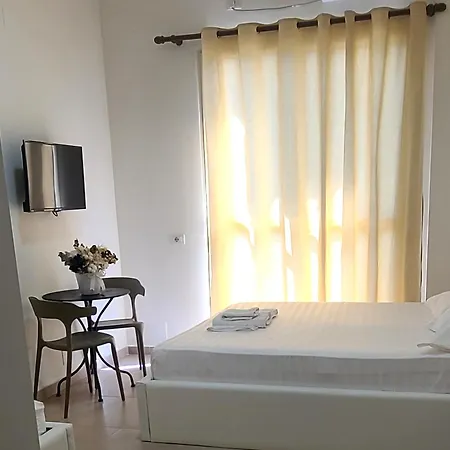 Arli&eris בית הארחה Vlorë